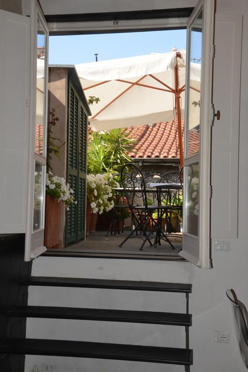 La Terrazza Di Vico Olivi B&B Ventimiglia Exterior foto
